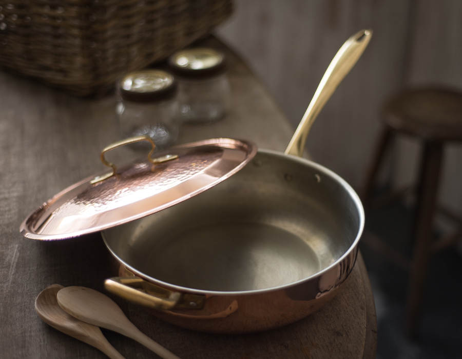 Italian copper kitchenware and artisan cookware