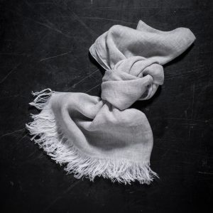 Italian light grey linen scarves by Tessitura Pardi, allorashop