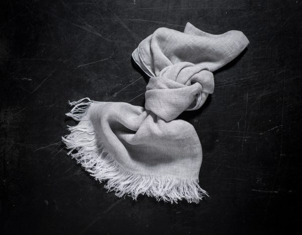 Italian light grey linen scarves by Tessitura Pardi, allorashop