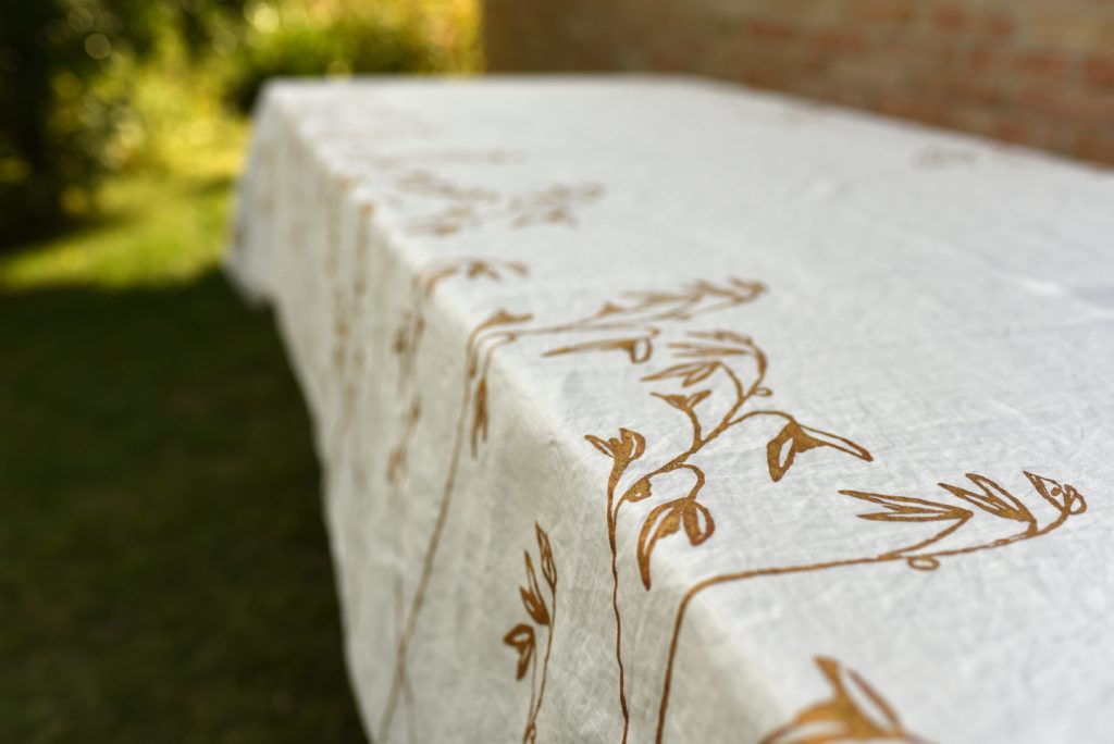 murous-gold-linen-tablecloth