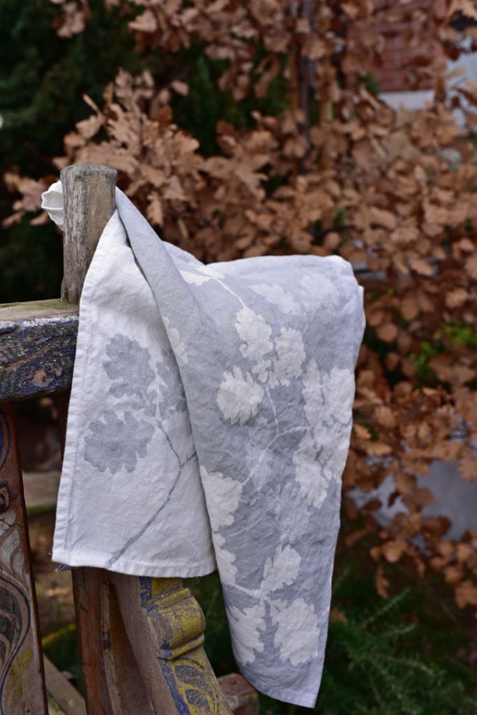 oak leaves linen towels Bertozzi