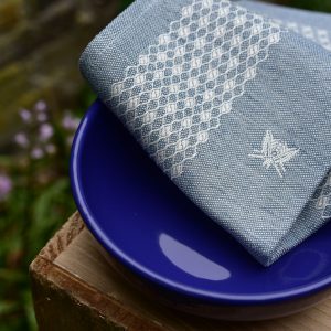Pardi bees tea towels