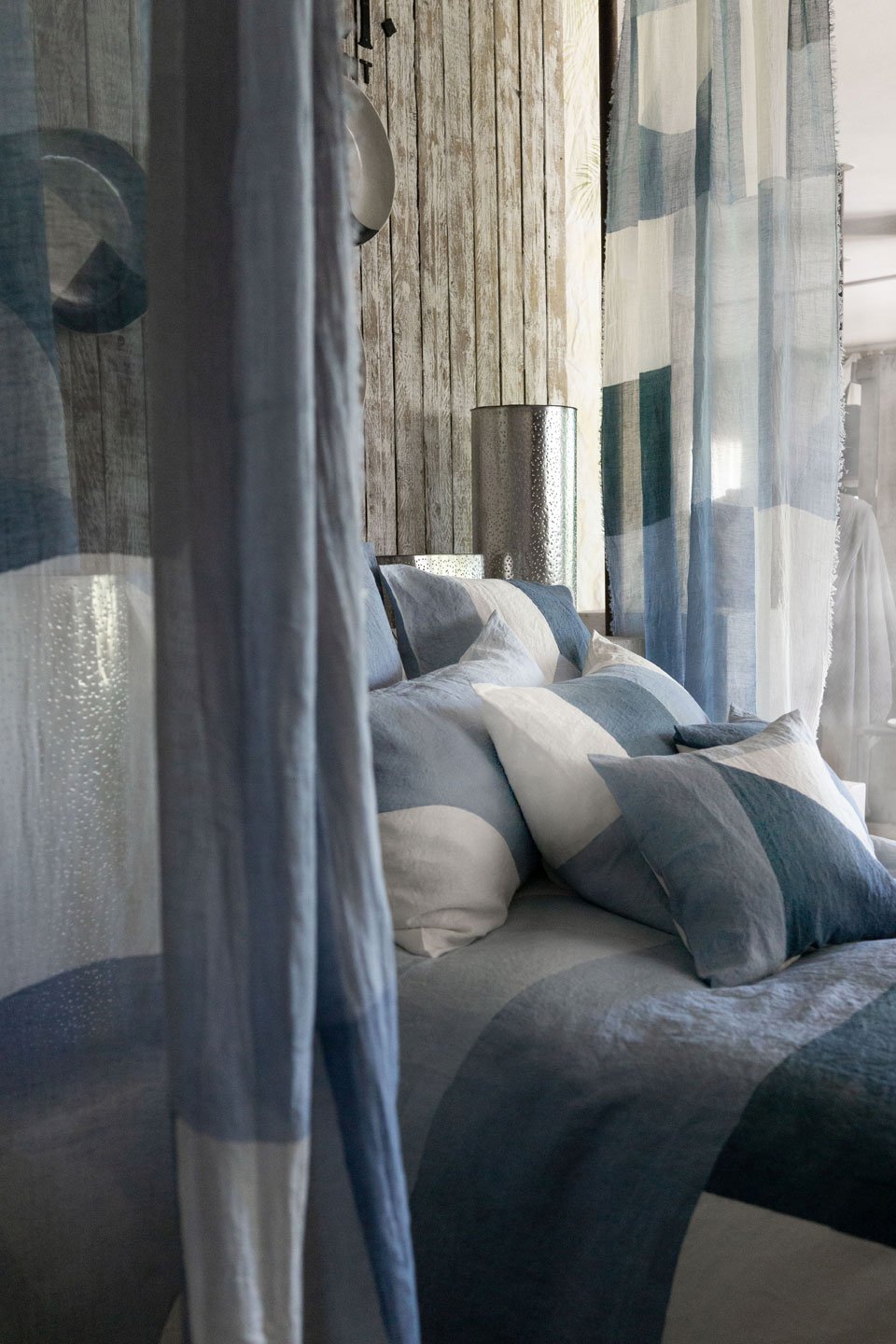 Bertozzi linen blue