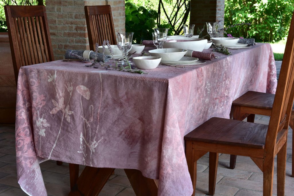 Bertozzi italian linen tablecloth in mauve colour
