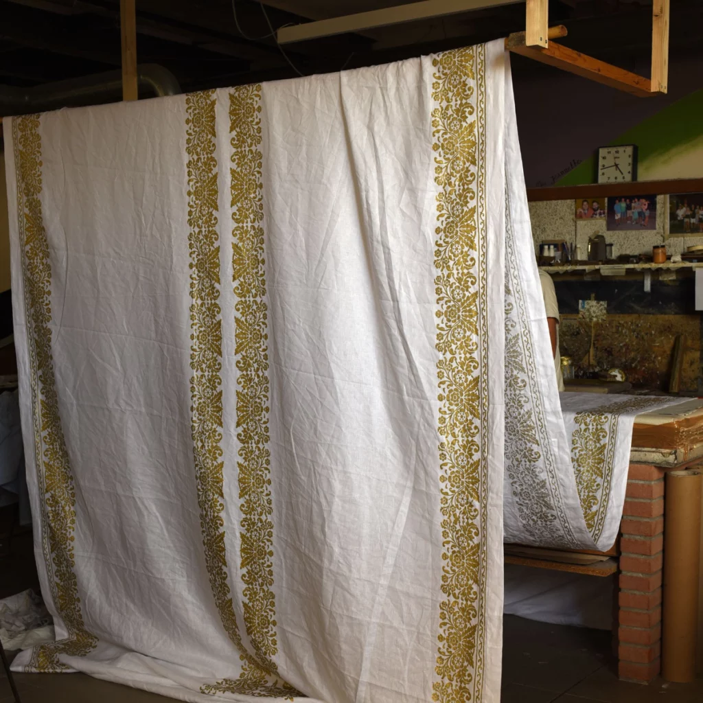 Large Granducale linen tablecloth - bespoke design