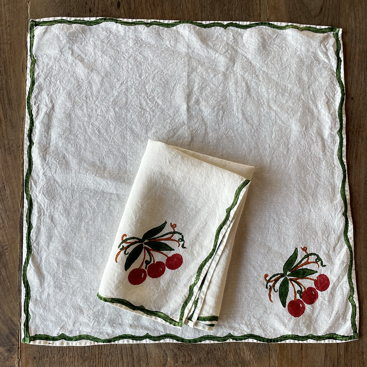 A Set of Pure White Linen Napkins With Embroidery / Christmas