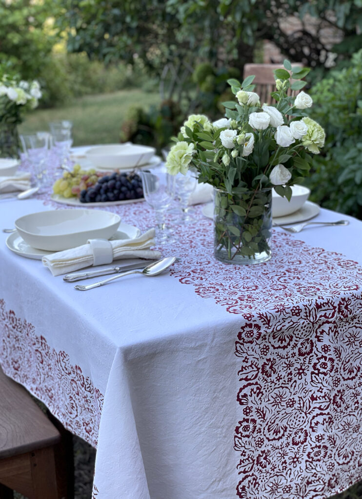 Luxury italian hand-printed linen tablecloth