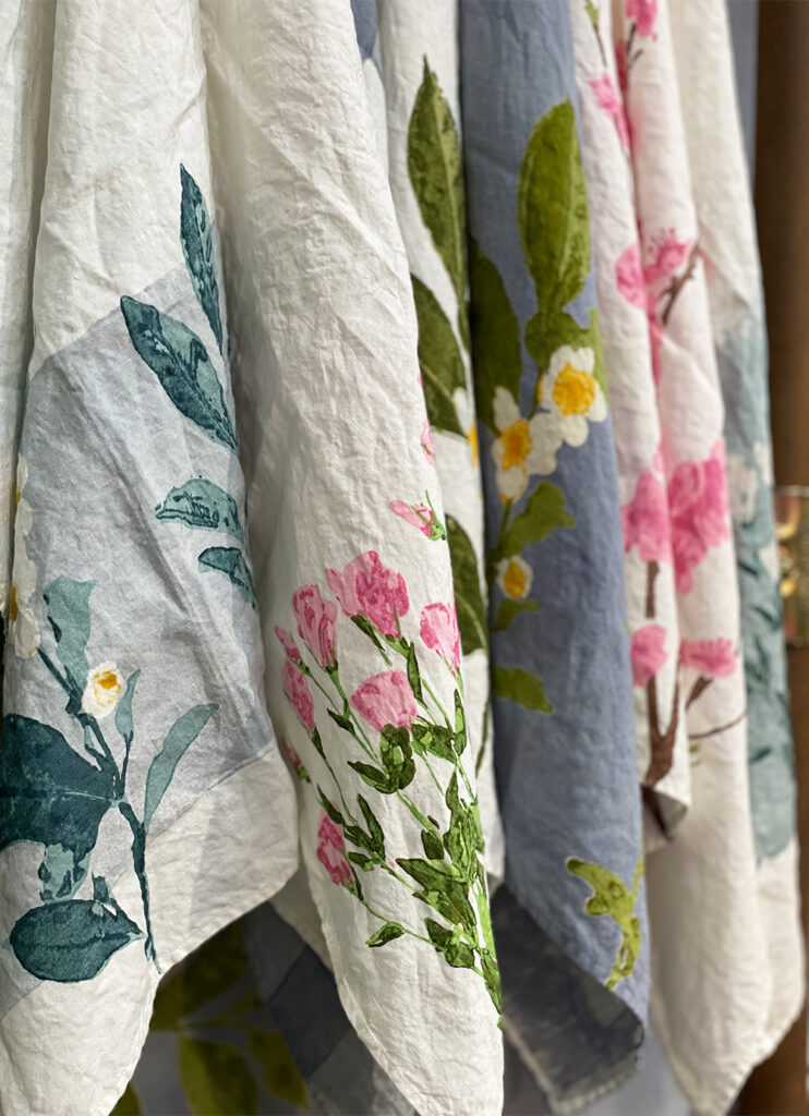 https://www.allorashop.com/wp-content/uploads/2023/04/Botanical-linen-tea-towels-742x1024.jpg