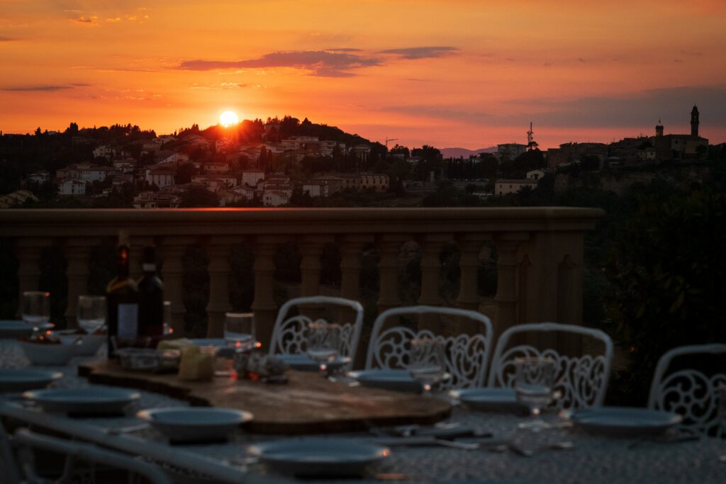stylish and unique outdoor tablescapes at sunset