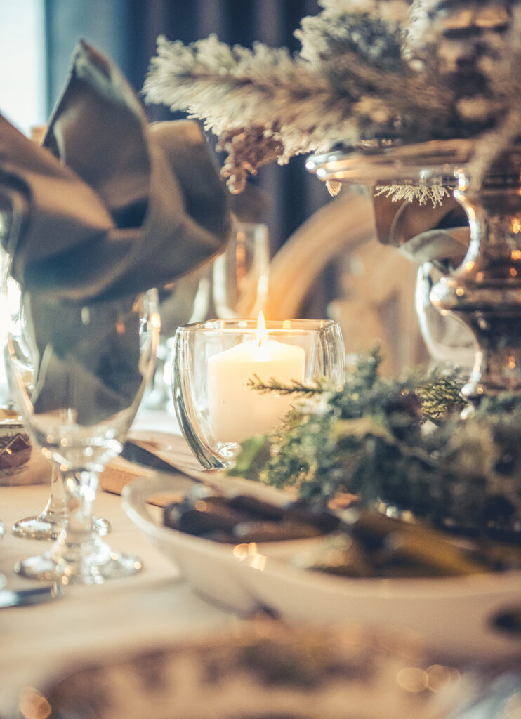 opulent Christmas table setting